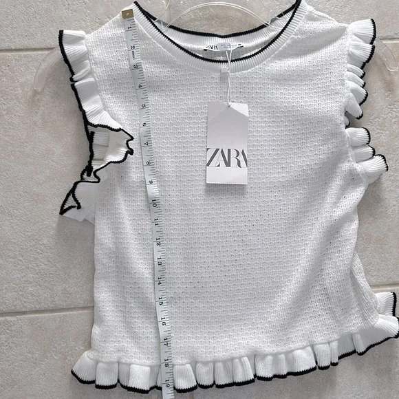ZARA Sweater Vest NWT with Ruffles and black trim size L - Picture 4 of 5